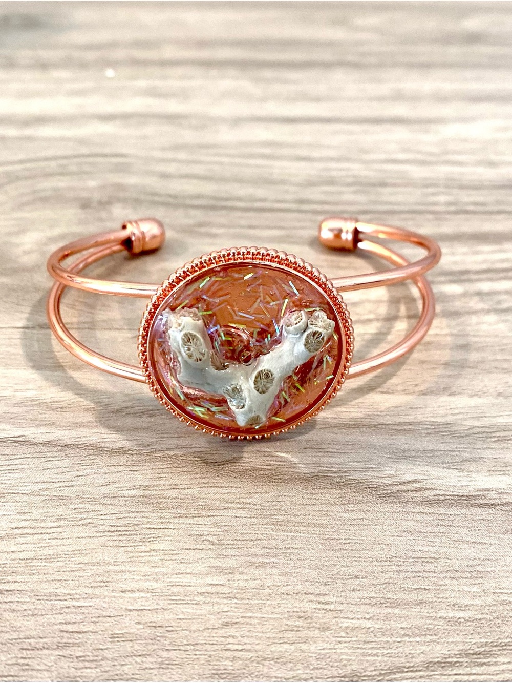 128. Florida bush Coral Rose Gold Bracelet with resin and iridescent glitter - Picture 2 of 2